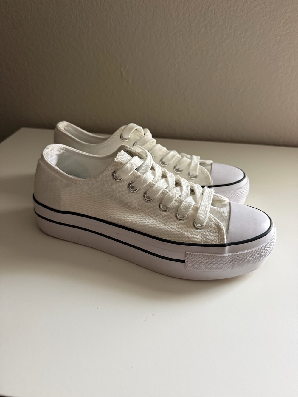 Jenn Ardor White Low-Top Platform Canvas Sneakers
